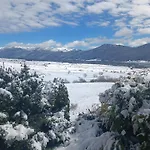 Pres Des Pistes Avec Vue Panoramique Les Angles (Pyrenees-Orientales)