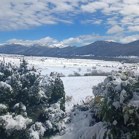 Pres Des Pistes Avec Vue Panoramique Les Angles (Pyrenees-Orientales)